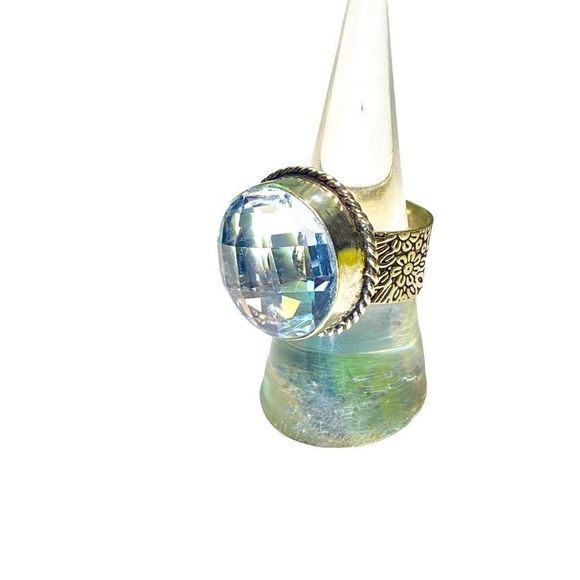 Faceted & Lots of Sparkle Gemstone in a 925 Silver Overlay/Plated Ring (8) - Picture 7 of 12